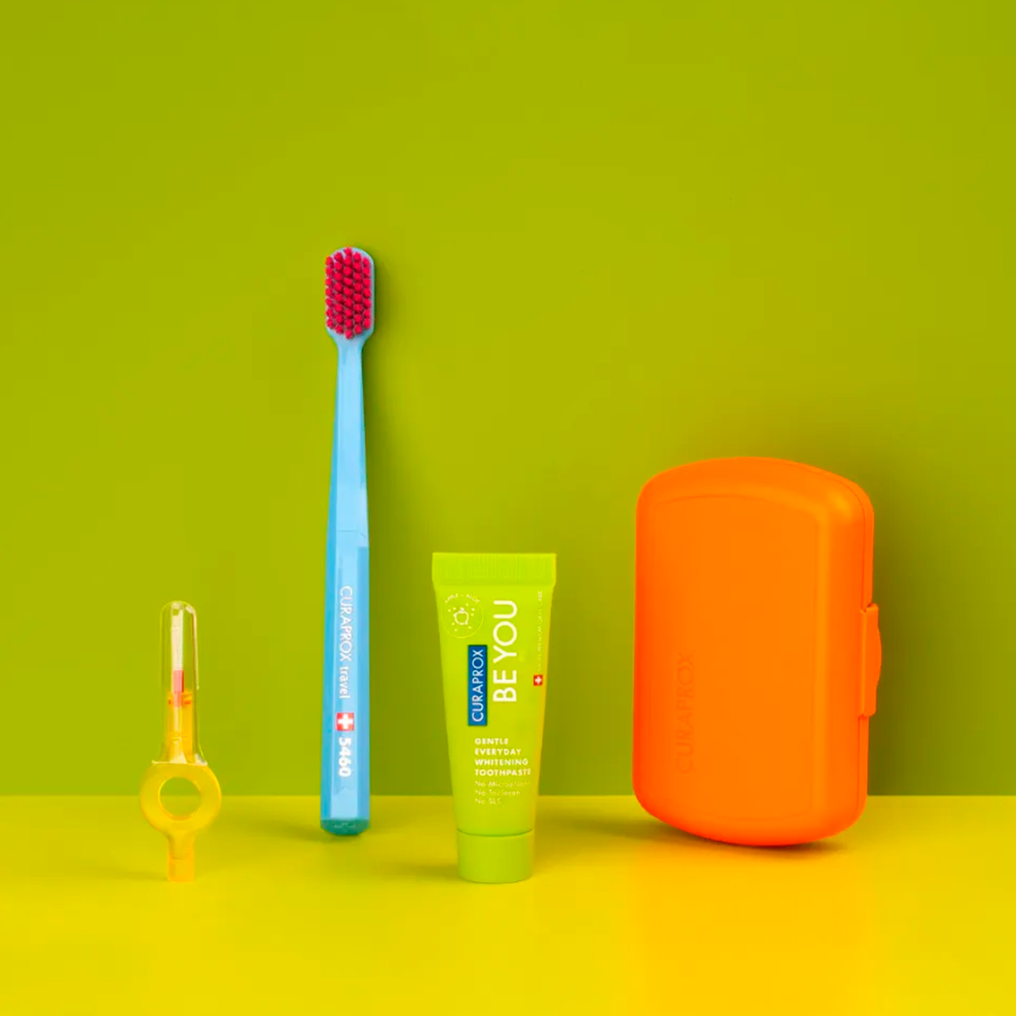 Set Dental De Viaje Curaprox Color Naranja