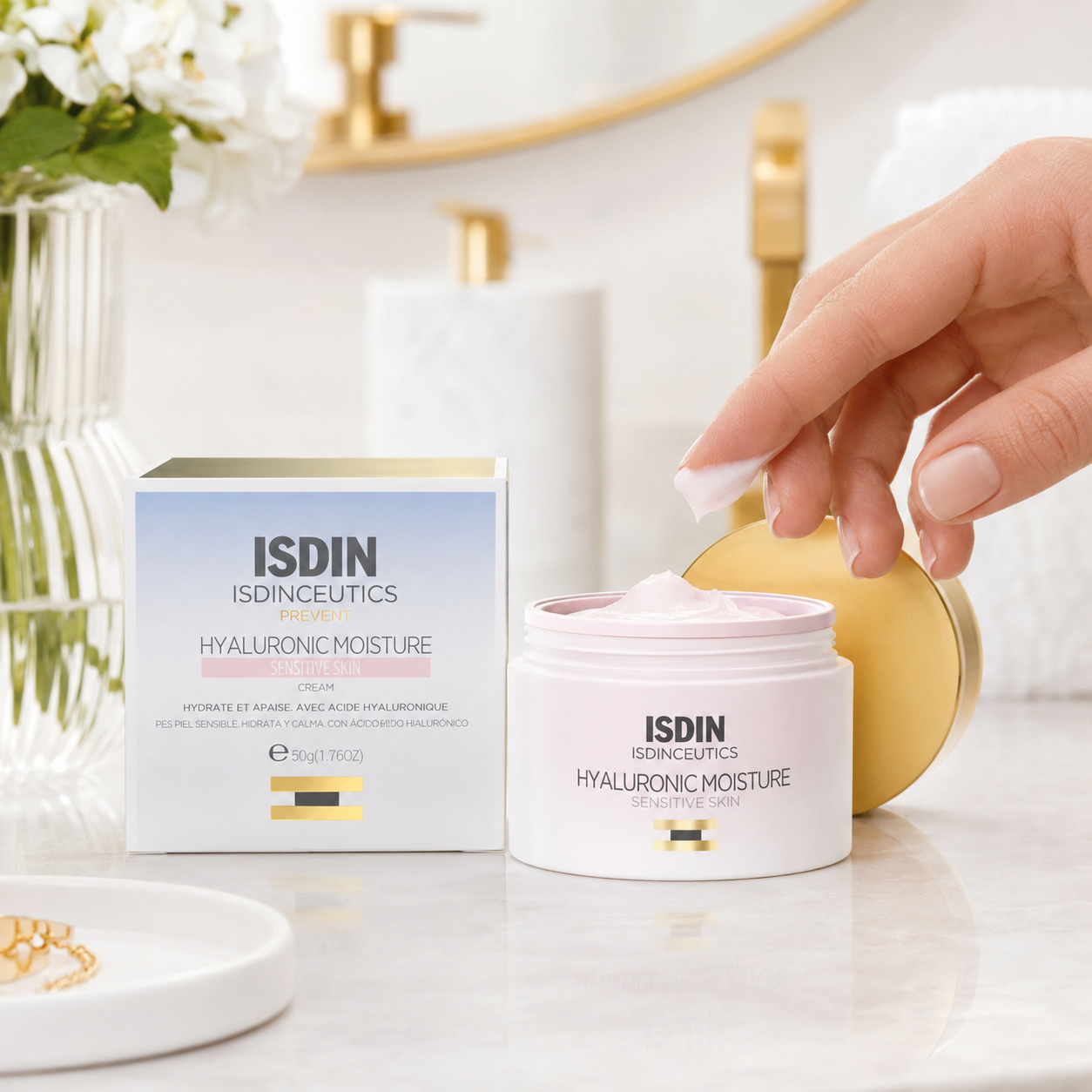 Crema ISDIN Hyaluronic Moisture para hidratar la piel sensible en la rutina diaria