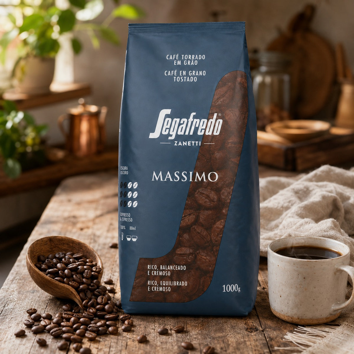 Taza de café preparada con Segafredo Massimo en grano
