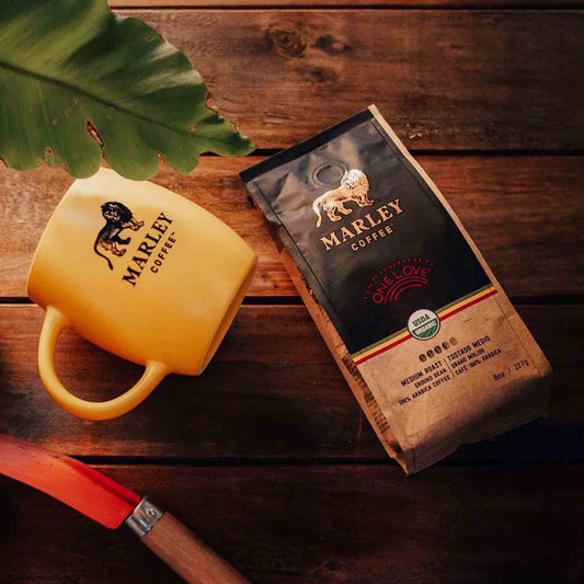 Bolsa de café Marley Coffee One Love molido 100% arábica, tostado medio y contenido de 227 g