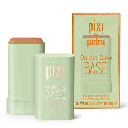 Base Pixi On-The-Glow tono Caramel en formato stick hidratante de 19 g para maquillaje luminoso